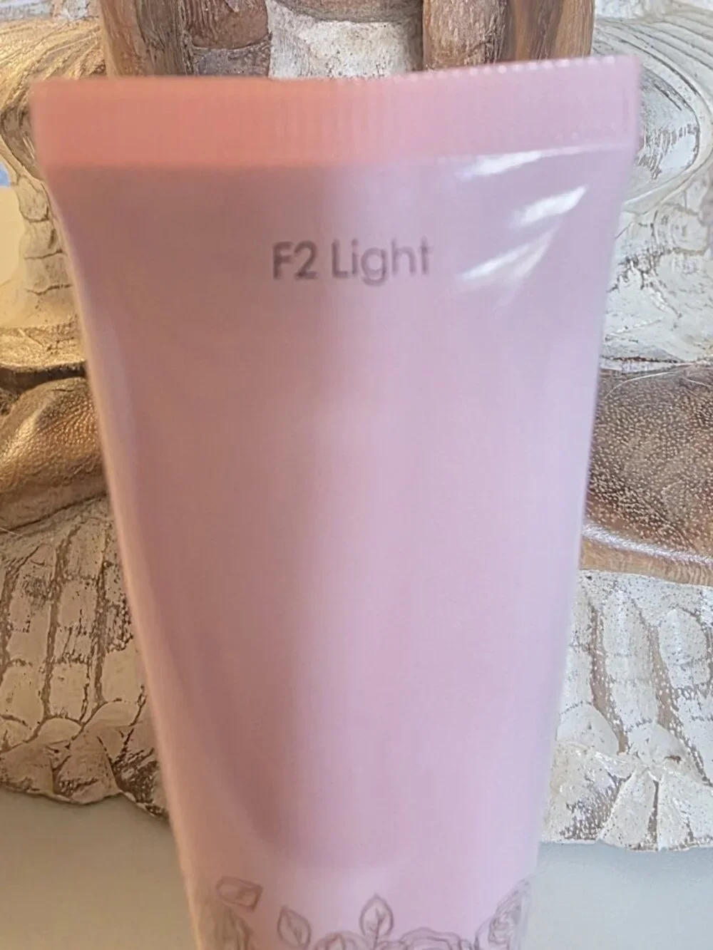 Girlactik 2-in-1 Luminous Tint Foundation in F2 Light